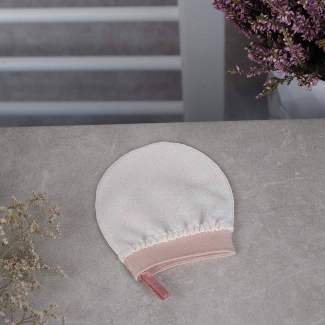 SilkEx™ Face Mitt – 100% Silk for Sensitive Skin